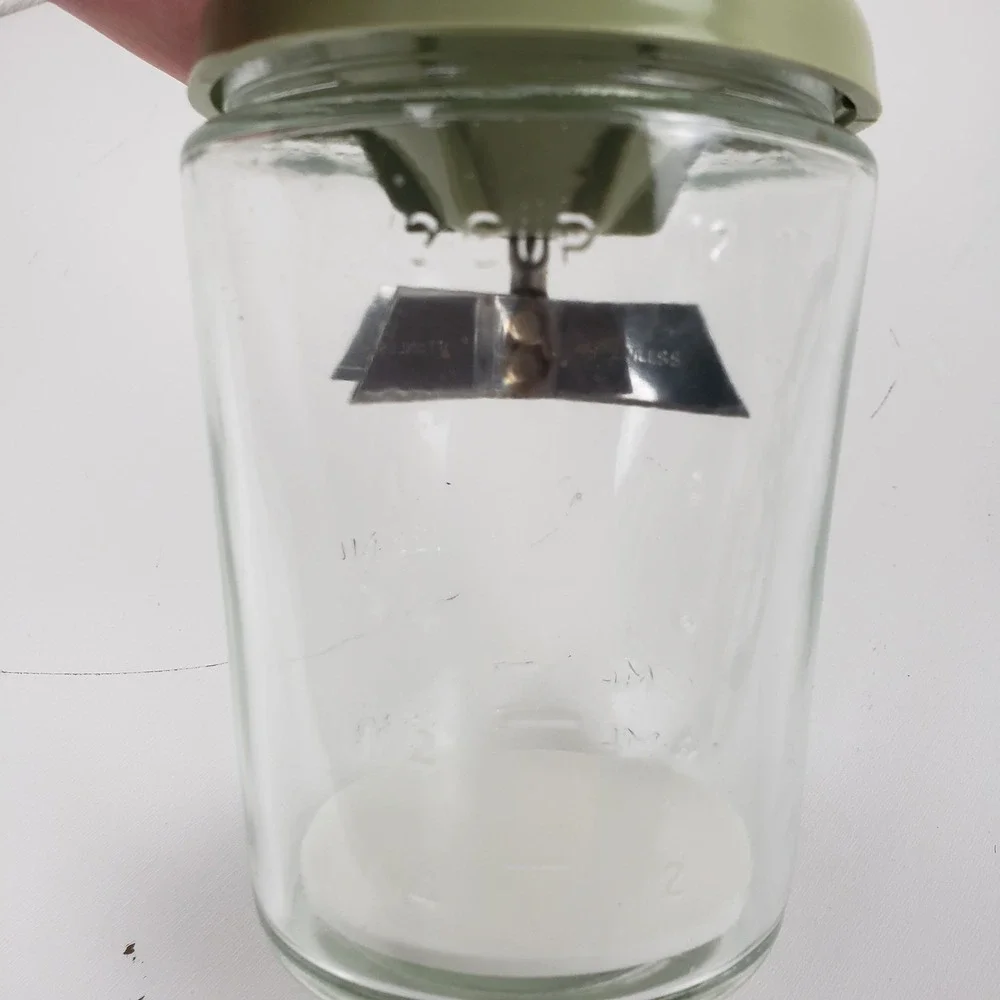 Vintage Manual Nut Food Chopper Glass Jar Stainless Blades Avocado Green 1.5 Cup